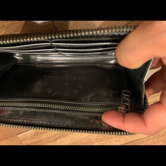 Silver Marc Jacobs wallet - Picture 2 of 2